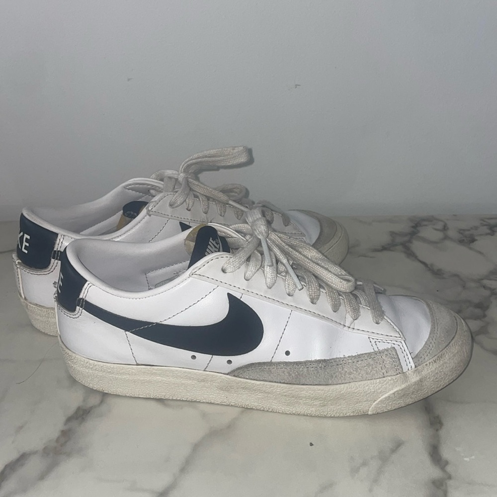 Nike Women's Blazer '77 Low Shoes
